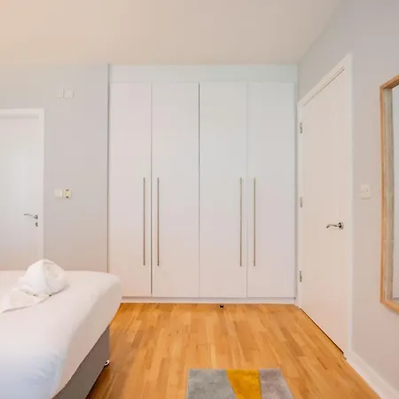Bright & Modern