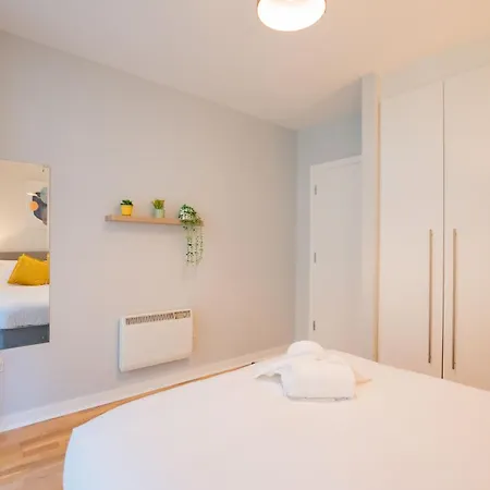 Bright & Modern Daire