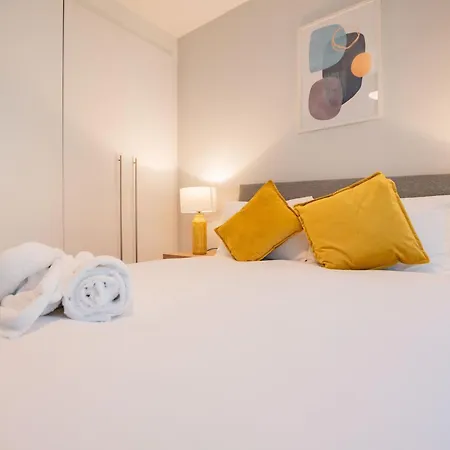 Bright & Modern Daire *