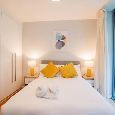 Bright & Modern دبلن